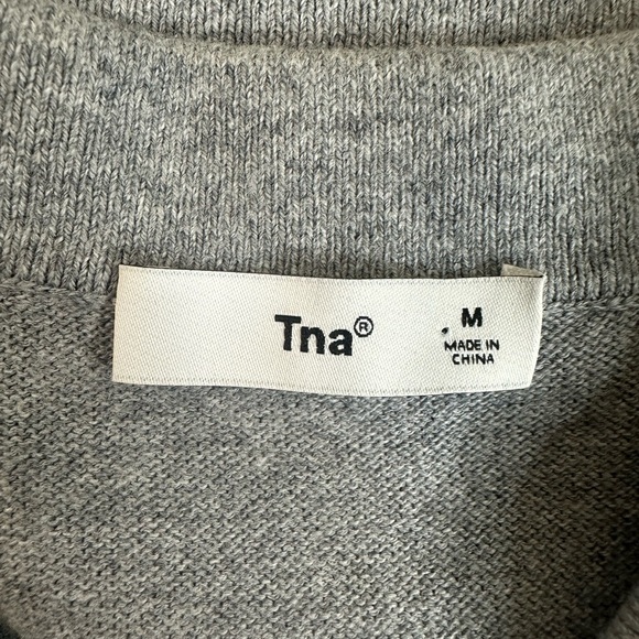 Aritzia TNA Zipped Grey and green crop Sweater top Size medium - Picture 3 of 5